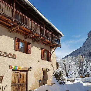 La Jarbelle - Gite Et Spa Bed & Breakfast